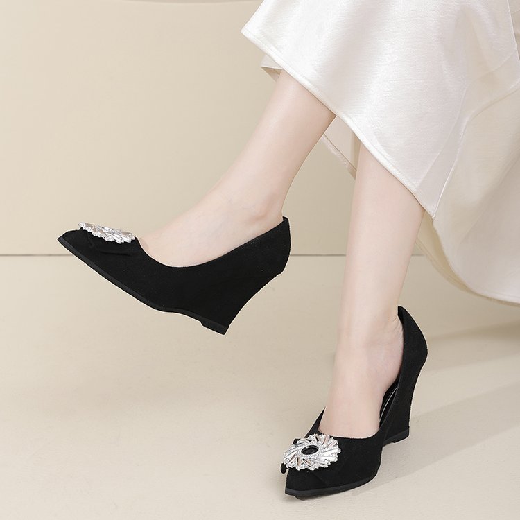 2026 New French Style Pointed Toe Pumps Women's Black Heels With Rhinestone Square Buckle, Slim Heel, Elegant Versatile Slip-On Shoes